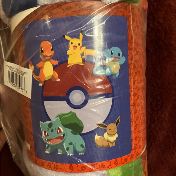 Brand new Pokémon silky soft throw - Picture 1 of 4